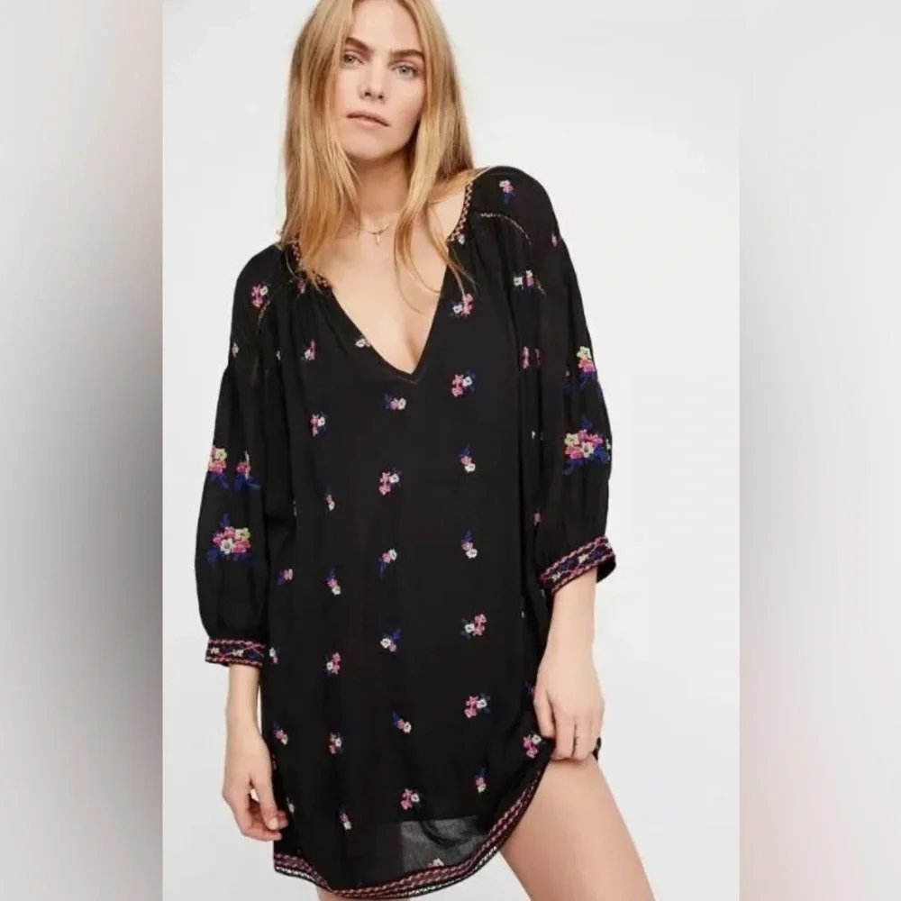 Free People Flowy Babydoll Black Floral Embroidered Peasant Mini Dress EUC Sz S